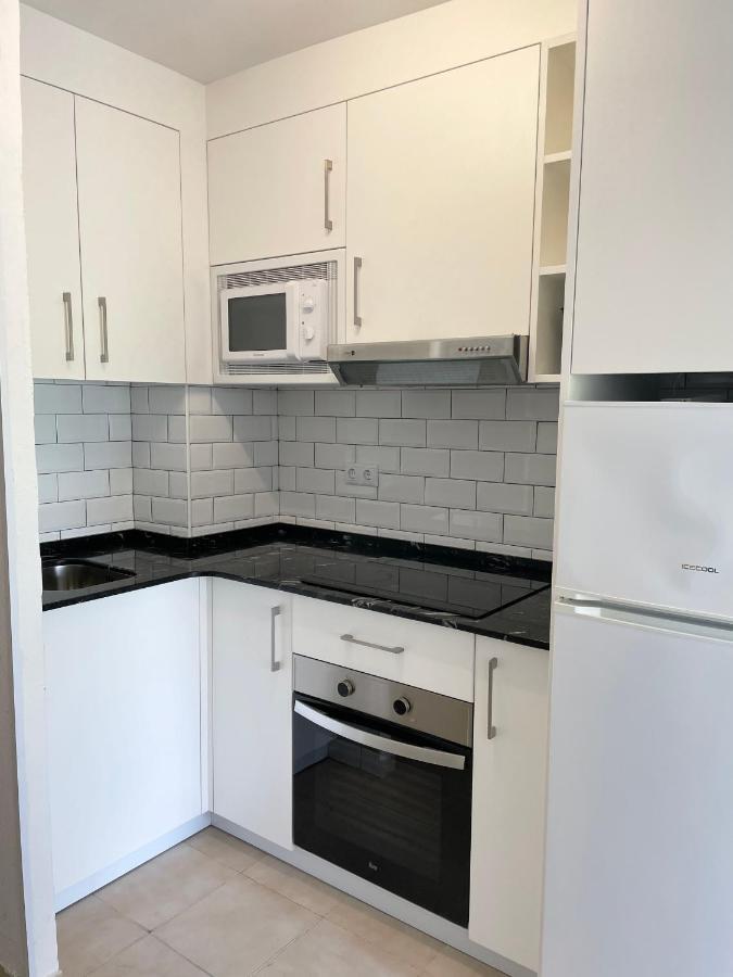 Apartamento Centrico Con Piscina Салоу Экстерьер фото