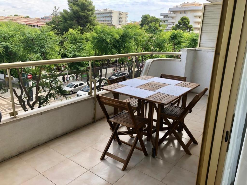 Apartamento Centrico Con Piscina Салоу Экстерьер фото
